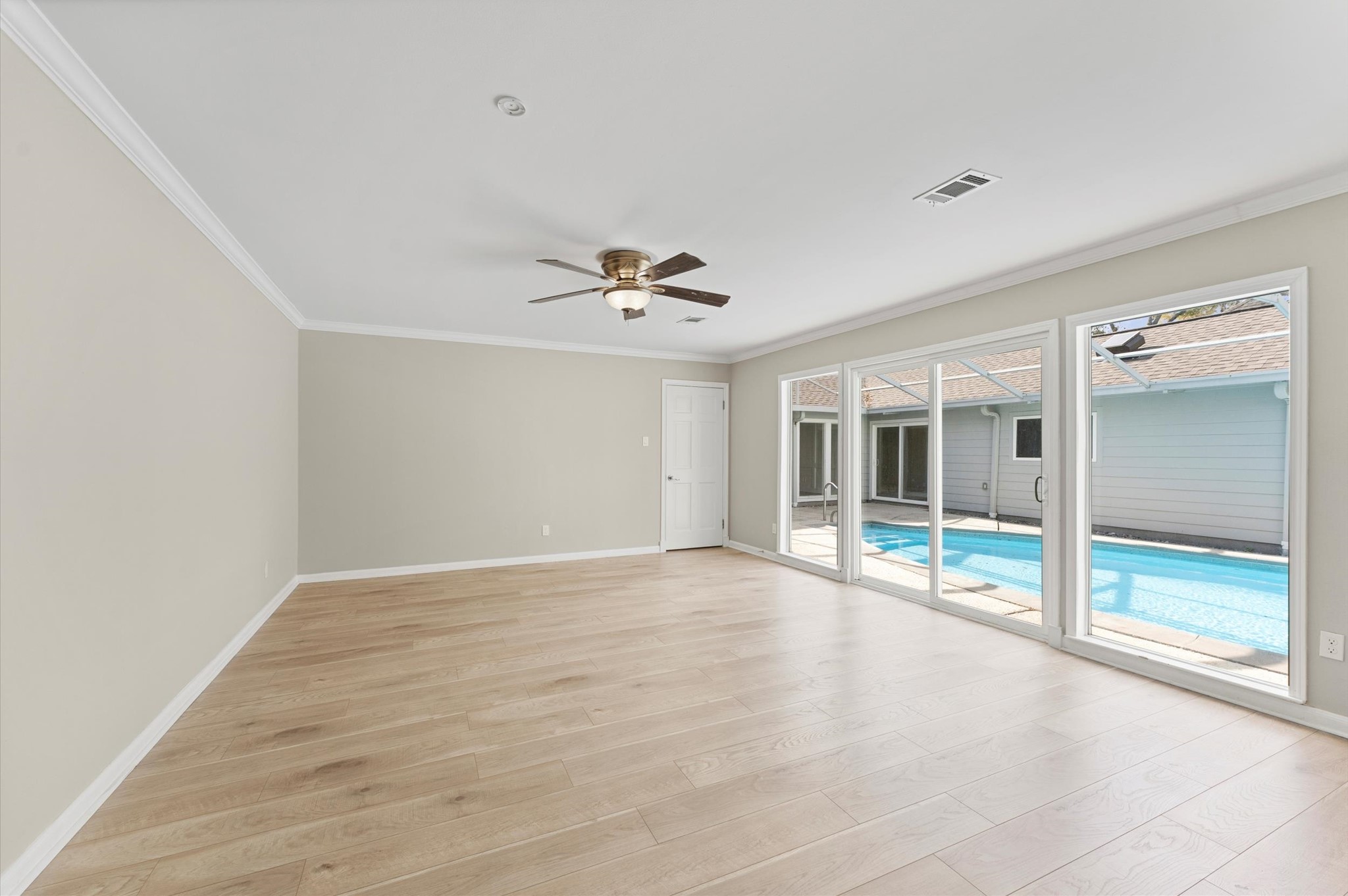 6402 Fawnwood Drive Spring, TX 77389 - Photo 17 of 50 Primary bedroom 1 with pool view
