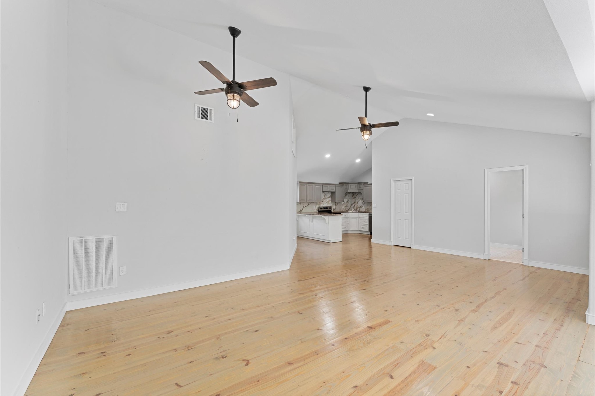 6402 Fawnwood Drive Spring, TX 77389 - Photo 38 of 50 Living room area for apartment