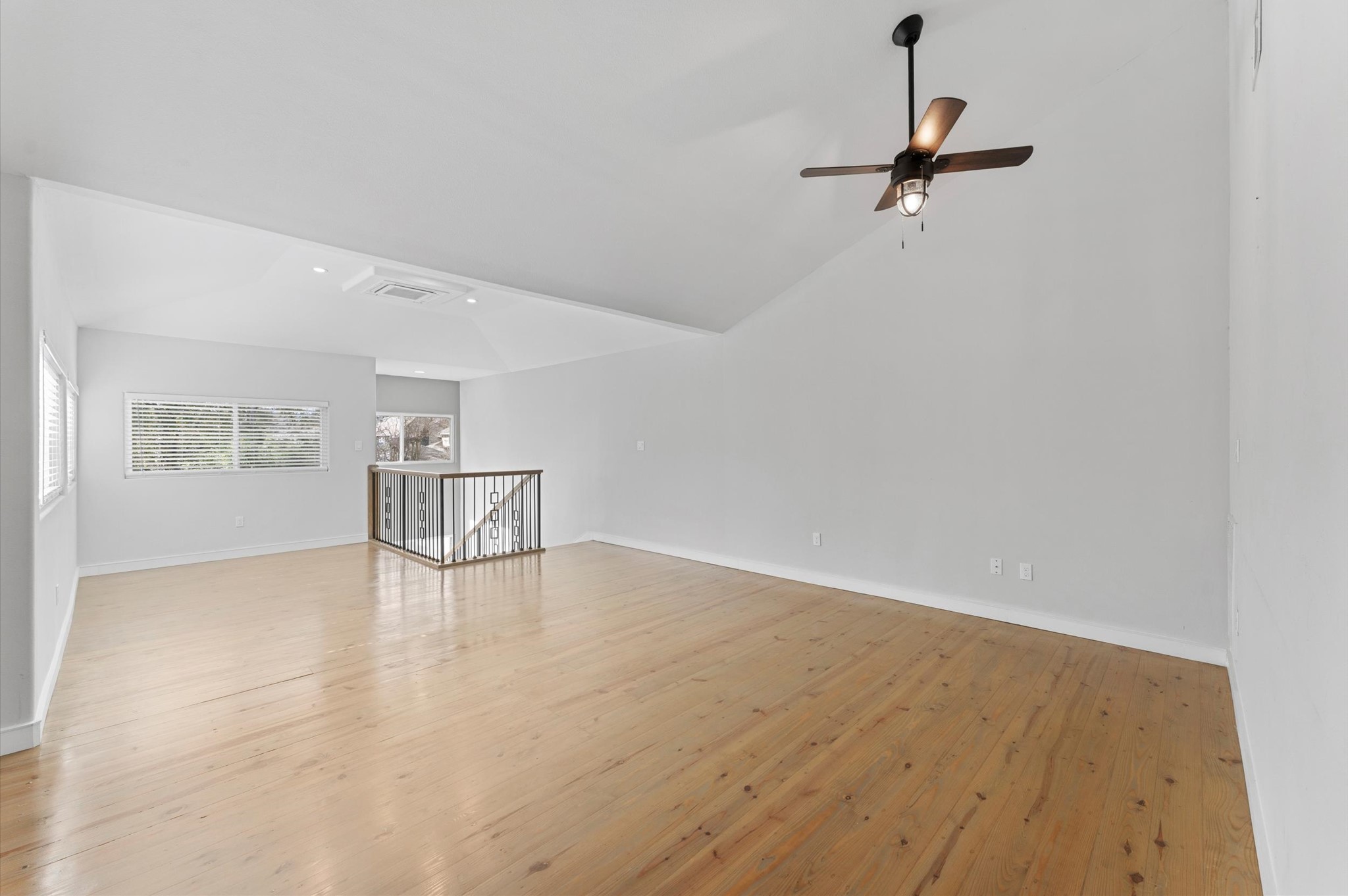 6402 Fawnwood Drive Spring, TX 77389 - Photo 40 of 50 Living room area for apartment