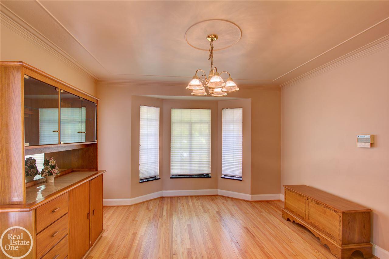 271 Moran Road Grosse Pointe, MI 48236 - Photo 22 of 41 31357289-21.JPG