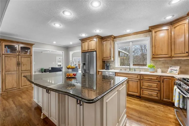 $635,000 | 7725 Woodland Drive, Shawnee, KS 66218