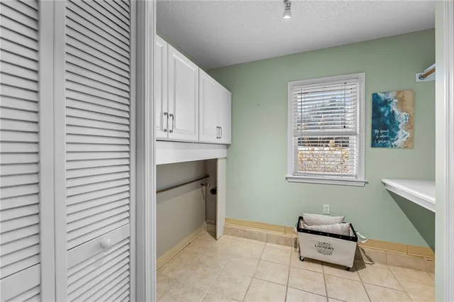 $635,000 | 7725 Woodland Drive, Shawnee, KS 66218