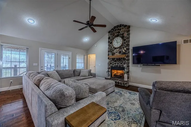 $459,900 | 22766 Rumor Drive, Waynesville, MO 65583