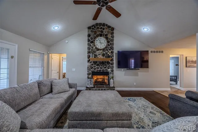 $459,900 | 22766 Rumor Drive, Waynesville, MO 65583