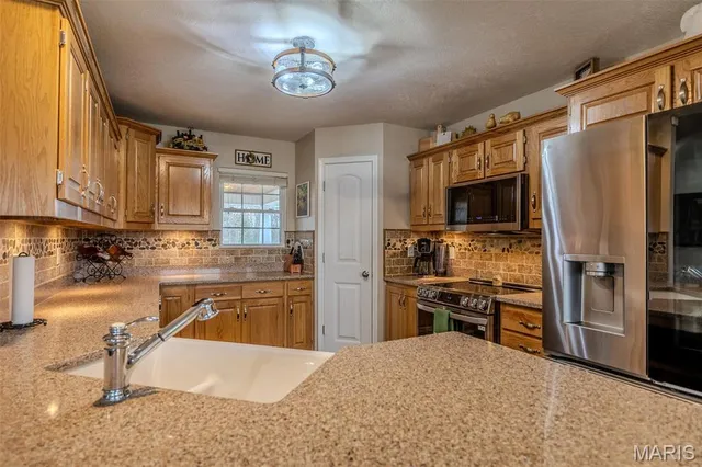 $459,900 | 22766 Rumor Drive, Waynesville, MO 65583