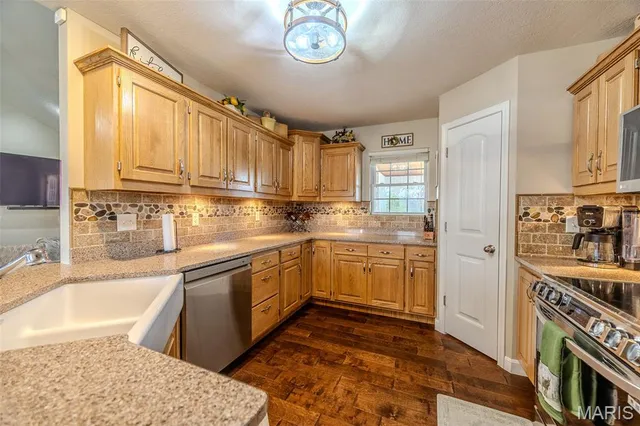 $459,900 | 22766 Rumor Drive, Waynesville, MO 65583