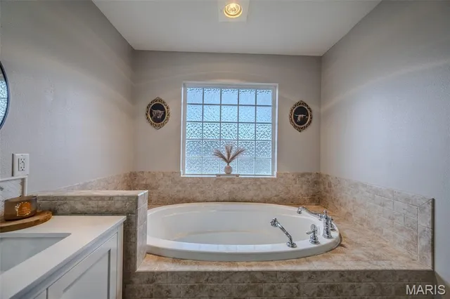 $459,900 | 22766 Rumor Drive, Waynesville, MO 65583