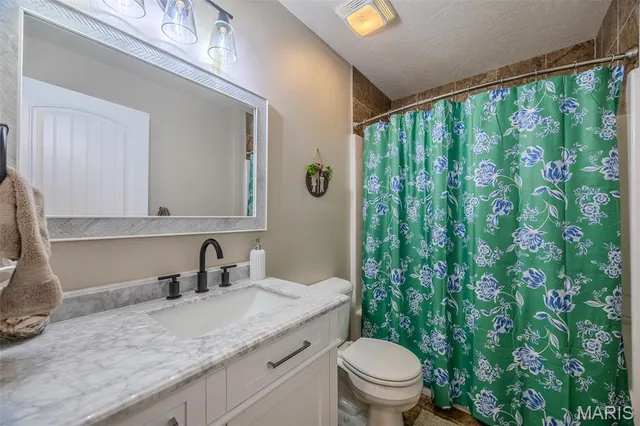 $459,900 | 22766 Rumor Drive, Waynesville, MO 65583