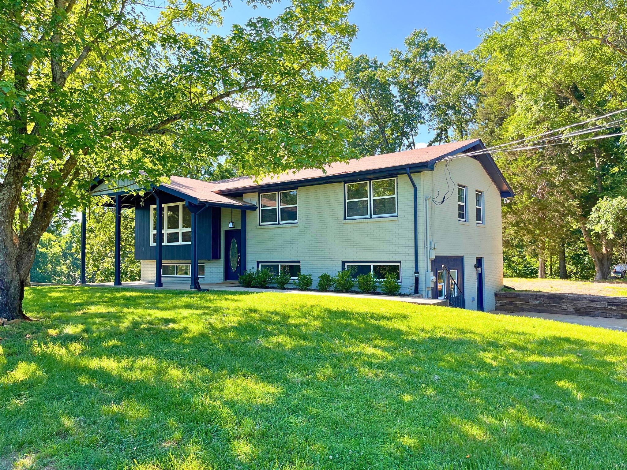 1360 Neptune Road Ashland City, TN 37015 - Photo 3 of 20 Gallery Image 3
