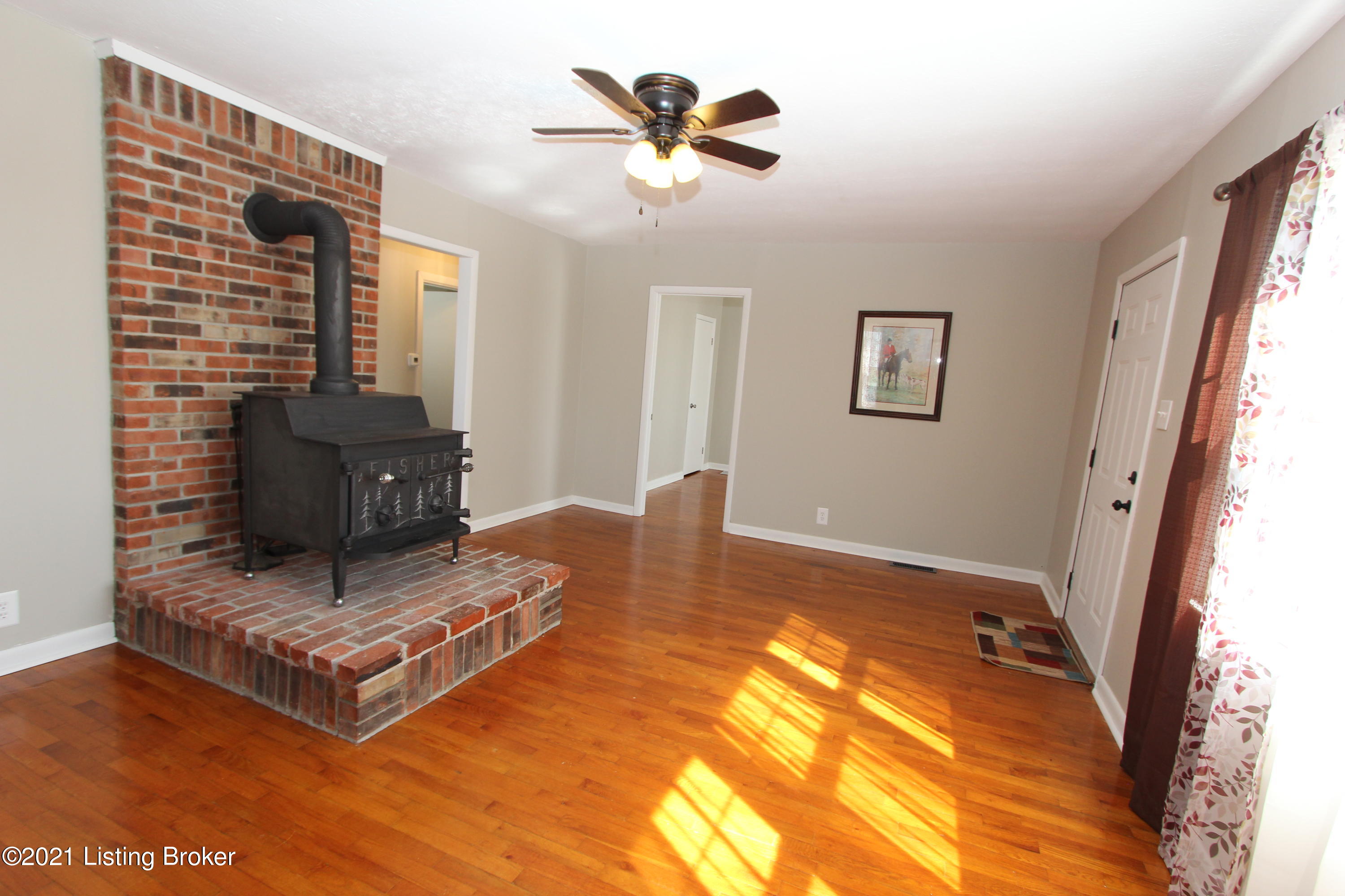 1040 Kays Road Lawrenceburg, KY 40342 - Photo 25 of 45 Living Room (1)
