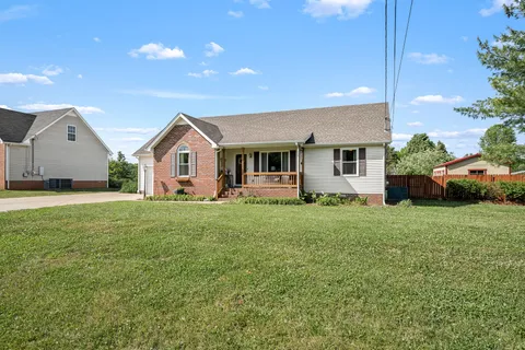 $389,900 | 206 Fall Creek Drive, Murfreesboro, TN 37129