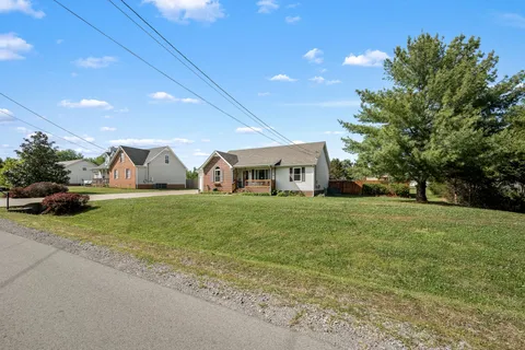 $389,900 | 206 Fall Creek Drive, Murfreesboro, TN 37129