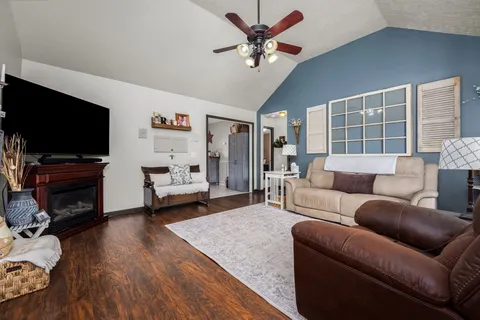 $389,900 | 206 Fall Creek Drive, Murfreesboro, TN 37129