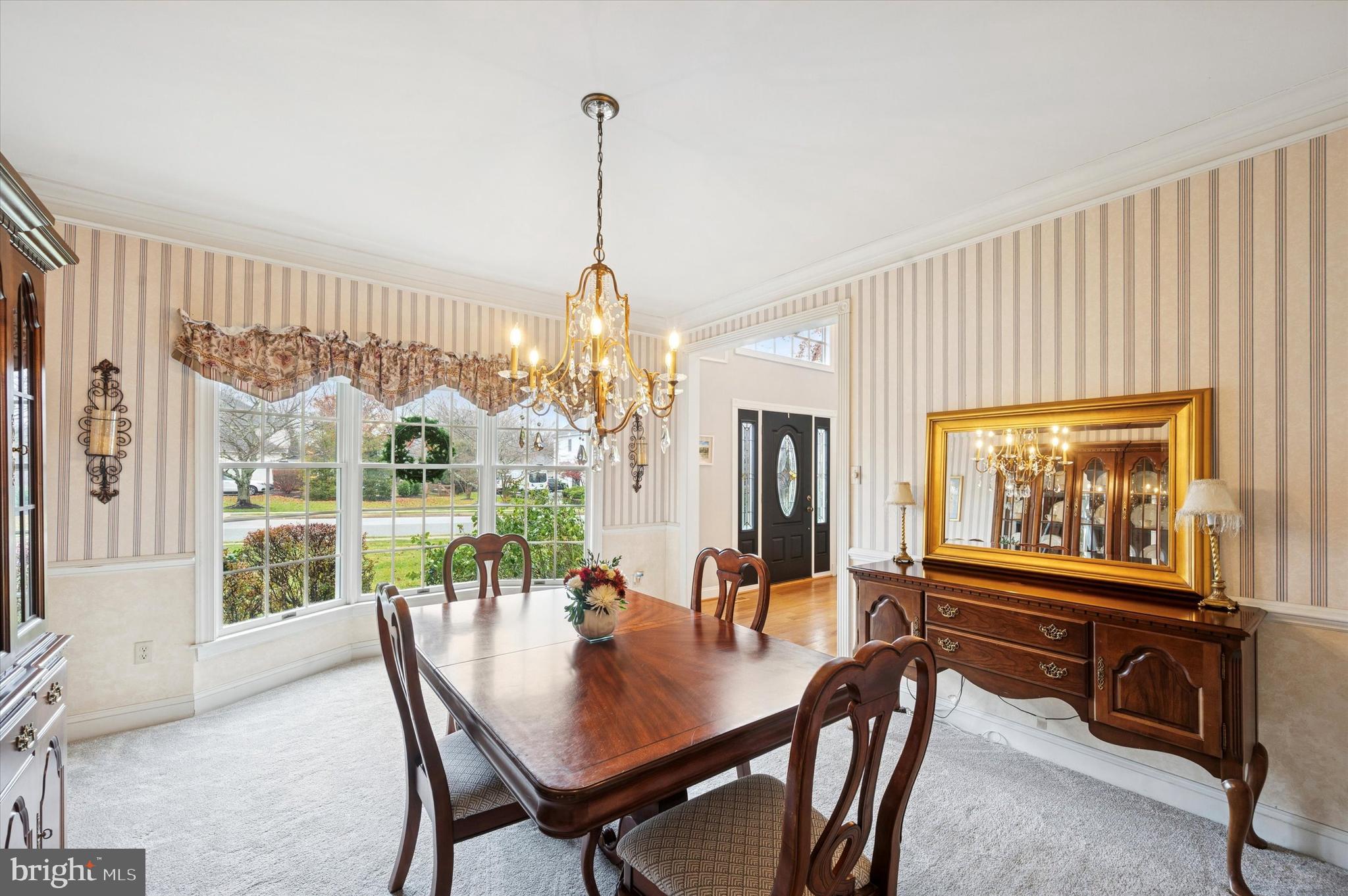 22 Country Run Thornton, PA 19373 - Photo 4 of 32 Dining Room with picture window