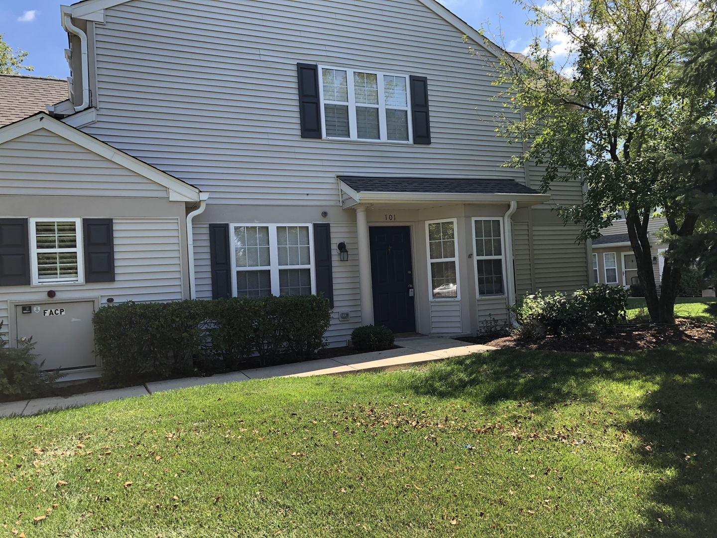 2212 Waterleaf Court, Unit 101, Naperville, IL 60564 Compass