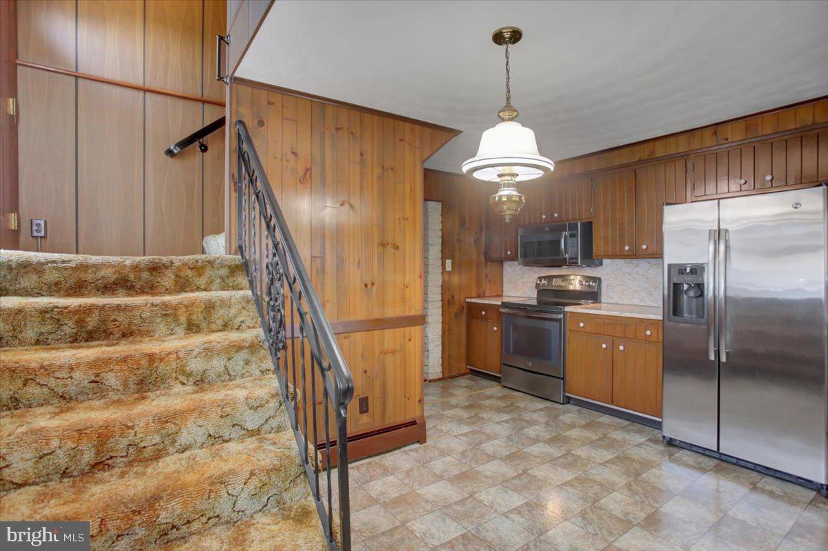 3367 Coseytown Road Greencastle, PA 17225 - Photo 18 of 83 Kitchen