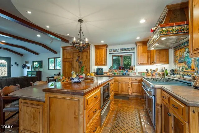 $1,995,000 | 365 Valley Vista Drive, Camarillo, CA 93010