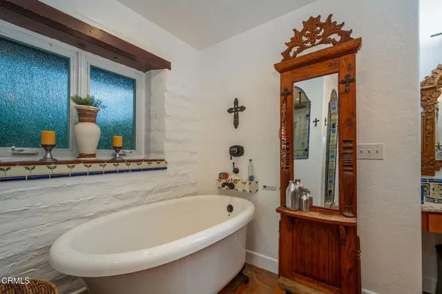 $1,995,000 | 365 Valley Vista Drive, Camarillo, CA 93010