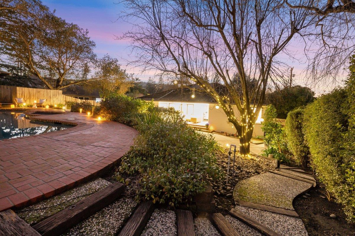 1277 Edgewood Road Redwood City, CA 94062 - Photo 41 of 49 a view of a back yard of the house