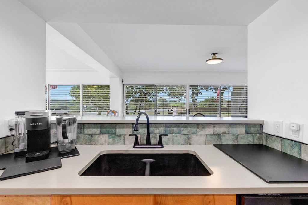 1012 Guadalupe Street Kerrville, TX 78028 - Photo 8 of 27