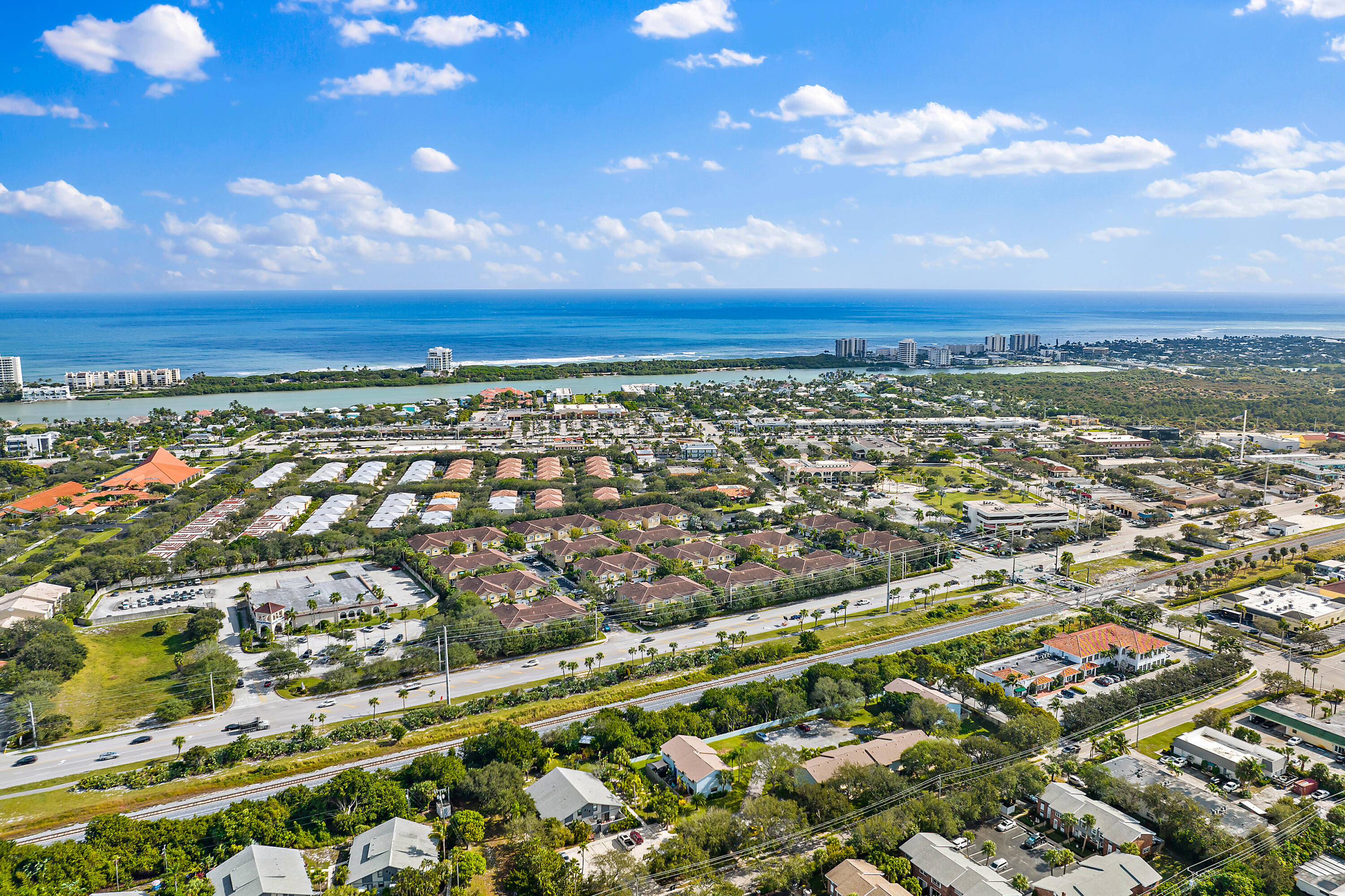 106 Lighthouse Circle, Unit G Tequesta, FL 33469 - Photo 8 of 35 a view of a city
