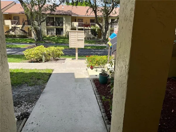 $2,450 | 1921 Southwest 15th Street, Unit 29, Deerfield Beach, FL 33442