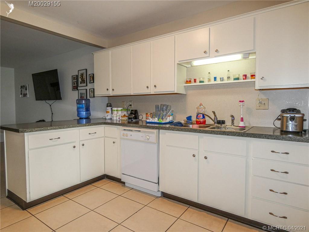 436 Robalo Court Stuart, FL 34996 - Photo 5 of 31 Gallery Image 5