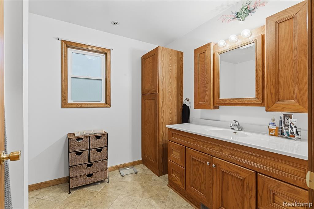 5430 North Gale Road Davison, MI 48423 - Photo 43 of 56 Gallery Image 43