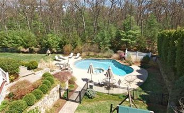 137 Beard Way Needham, MA 02492 - Photo 19 of 20 Gallery Image 19
