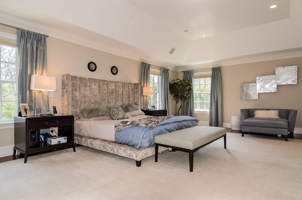 137 Beard Way Needham, MA 02492 - Photo 9 of 20 Gallery Image 9