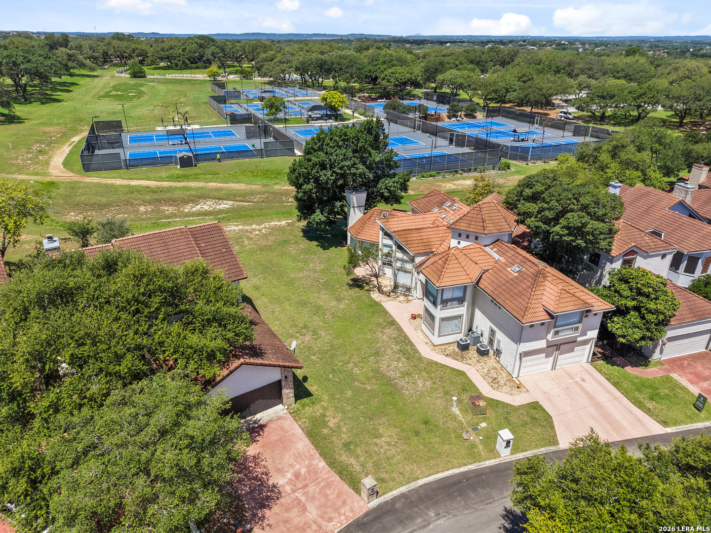 29431 Summit Ridge Drive Fair Oaks Ranch, TX 78015 - Photo 4 of 14