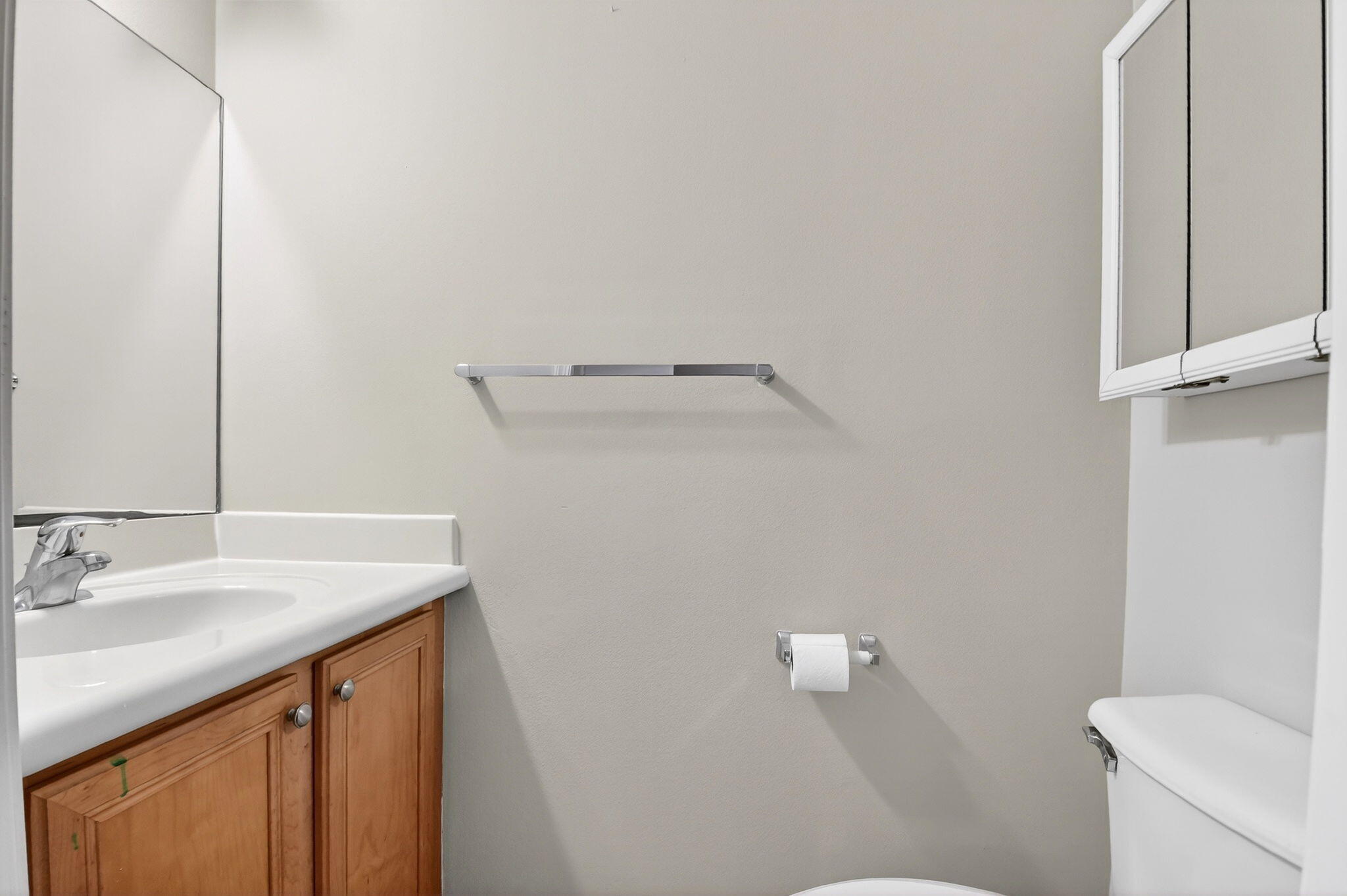 2138 Oakmont Drive Riviera Beach, FL 33404 - Photo 16 of 59 Powder Room