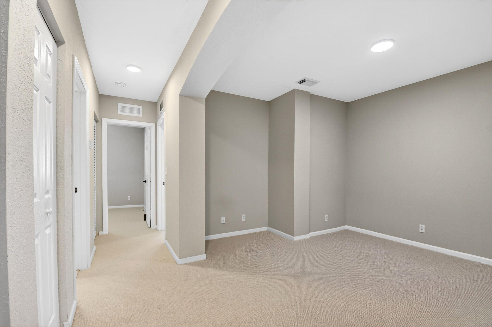 2138 Oakmont Drive Riviera Beach, FL 33404 - Photo 18 of 59 Loft Area