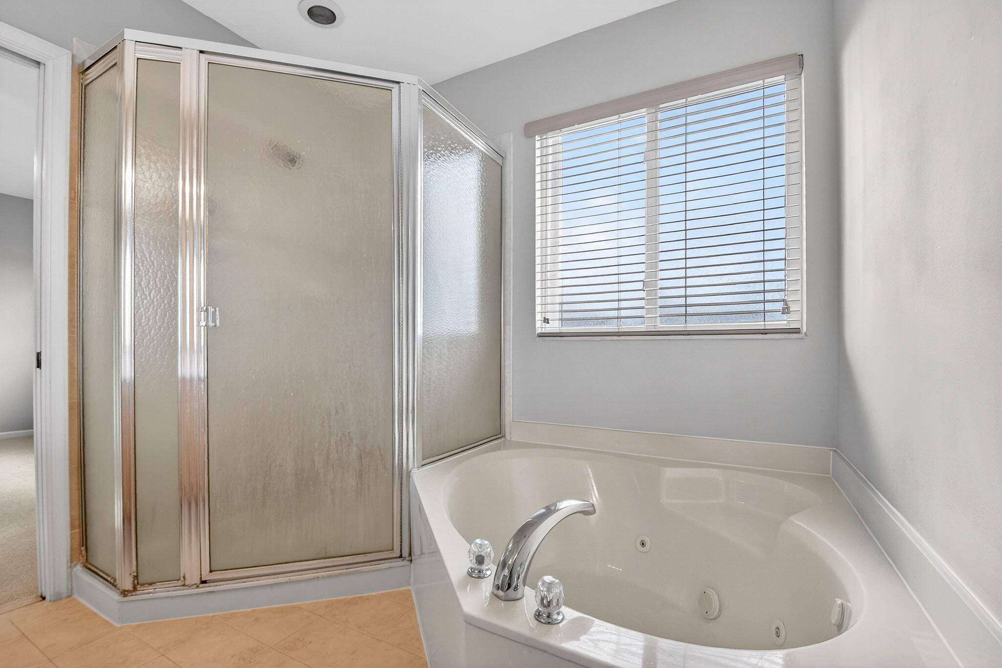 2138 Oakmont Drive Riviera Beach, FL 33404 - Photo 28 of 59 Master Bathroom