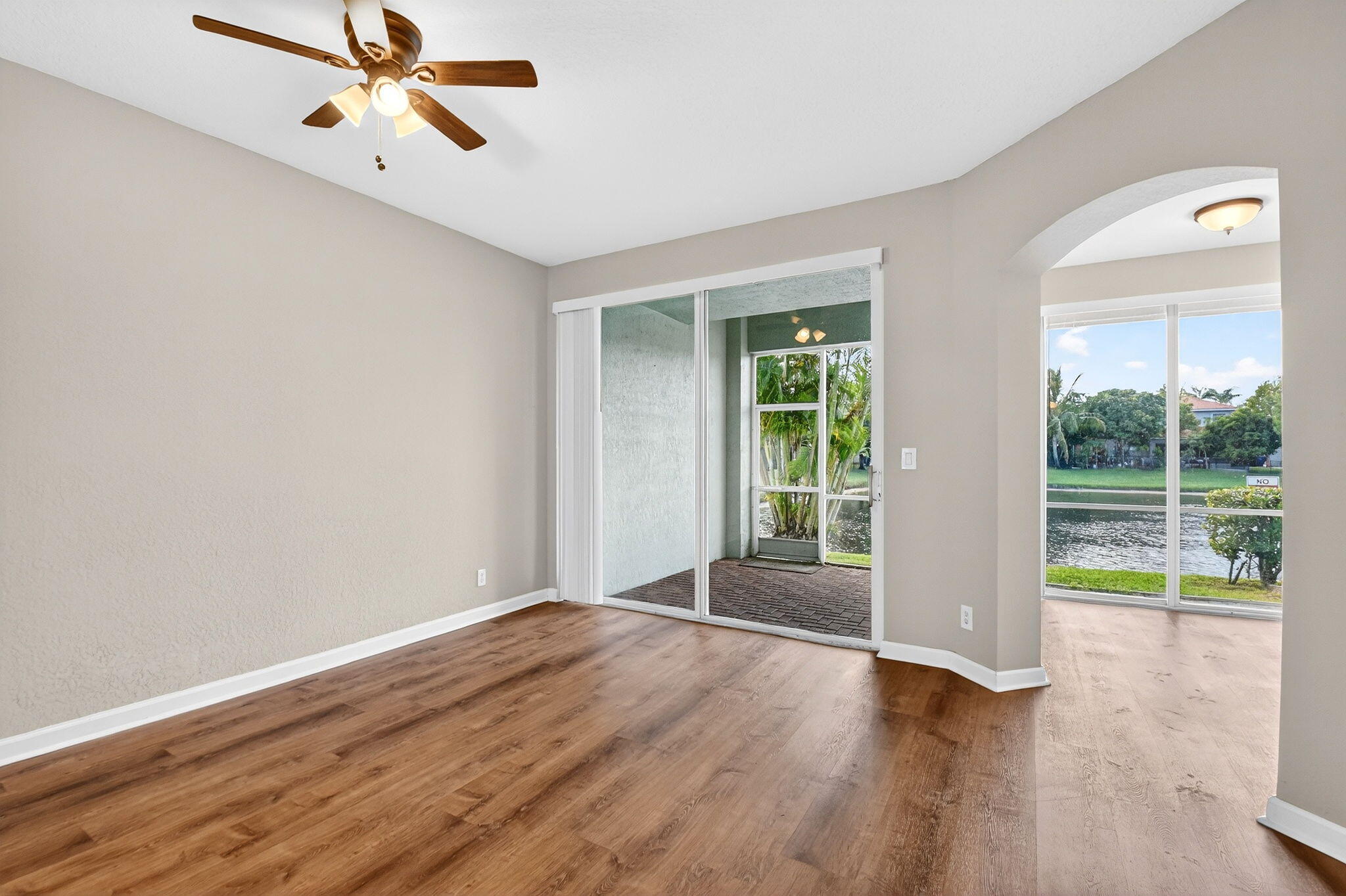 2138 Oakmont Drive Riviera Beach, FL 33404 - Photo 9 of 59 Living Room