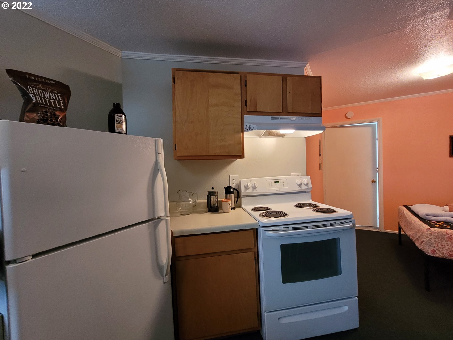246 6th Street Port Orford, OR 97465 - Photo 11 of 34 a utility room with dryer and washer