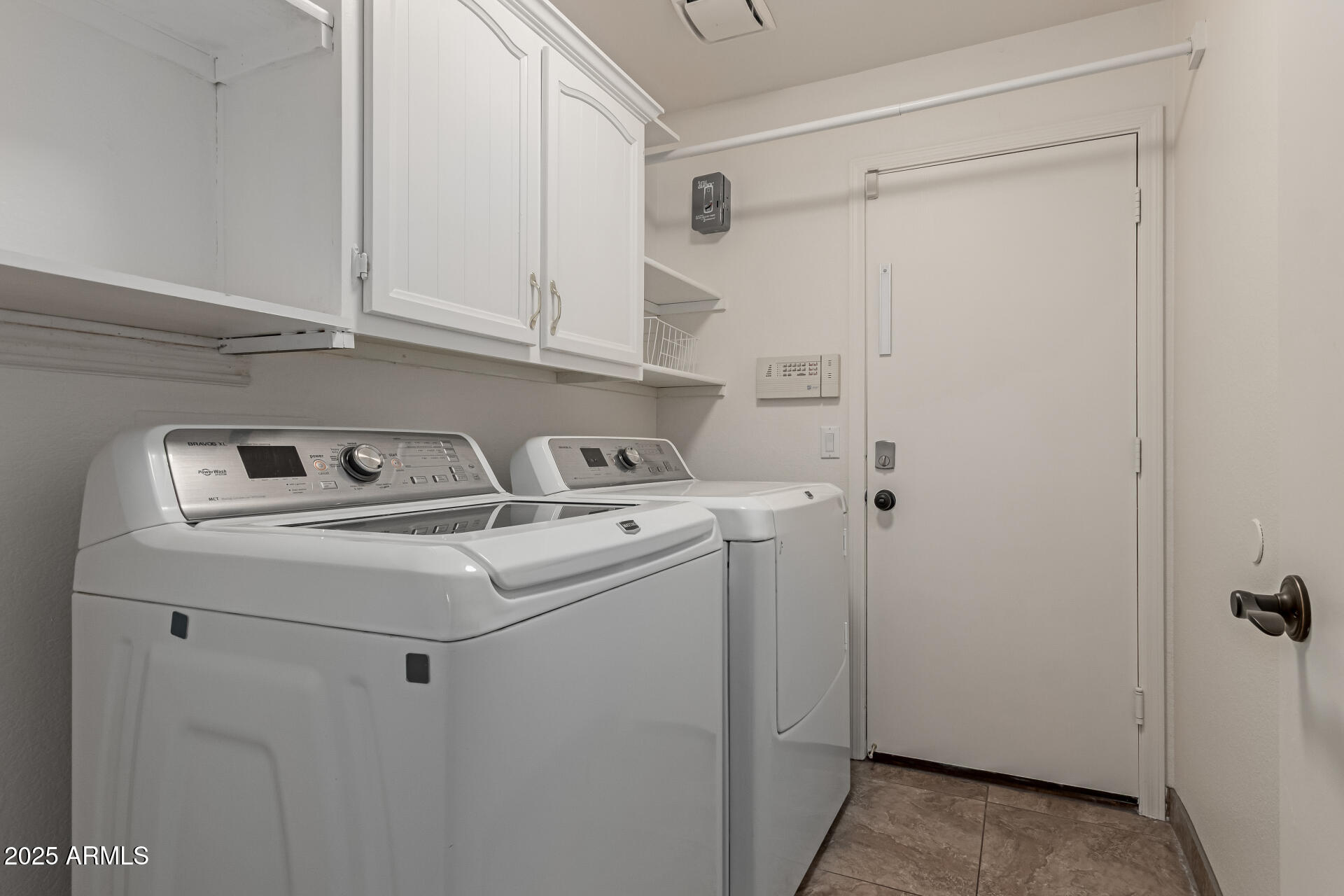 2107 East Marco Polo Road Phoenix, AZ 85024 - Photo 20 of 36 a utility room with dryer and washer