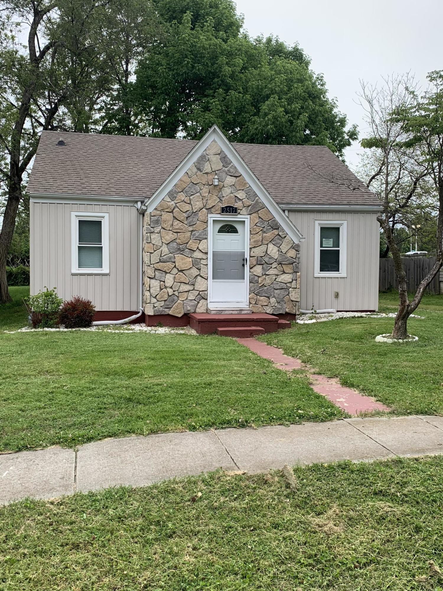 2517 West Walnut Street Springfield, MO 65806 - Photo 1 of 1 IMG_2847