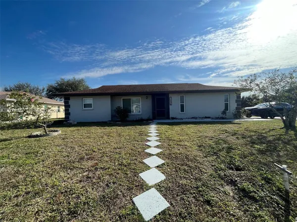 $1,899 | 1402 Southeast 34th Street, Cape Coral, FL 33904