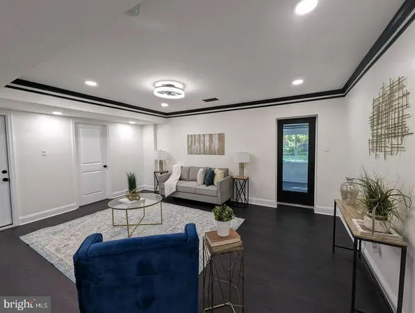 $5,800 | 2208 Wakefield Street, Alexandria, VA 22308