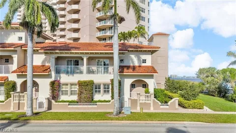 $324,900 | 2080 West First Street, Unit 109, Fort Myers, FL 33901