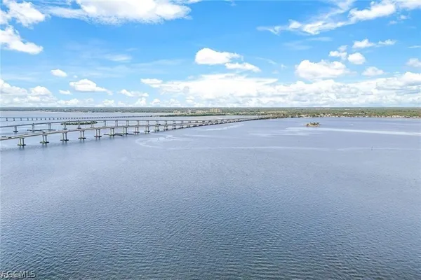 $324,900 | 2080 West First Street, Unit 109, Fort Myers, FL 33901