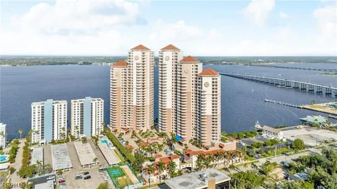 $324,900 | 2080 West First Street, Unit 109, Fort Myers, FL 33901