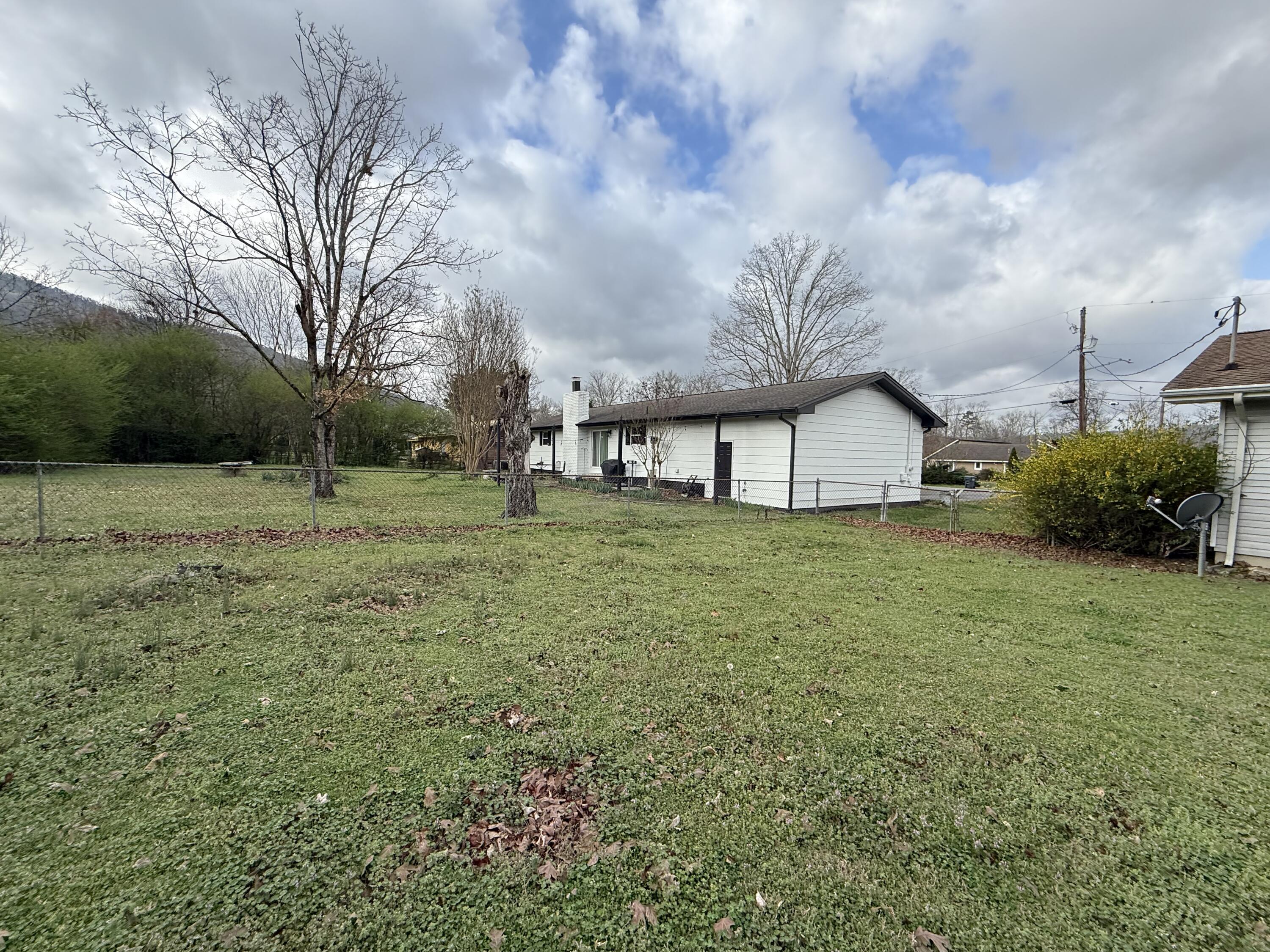 128 Williams Street Trenton, GA 30752 - Photo 5 of 30 IMG_3251