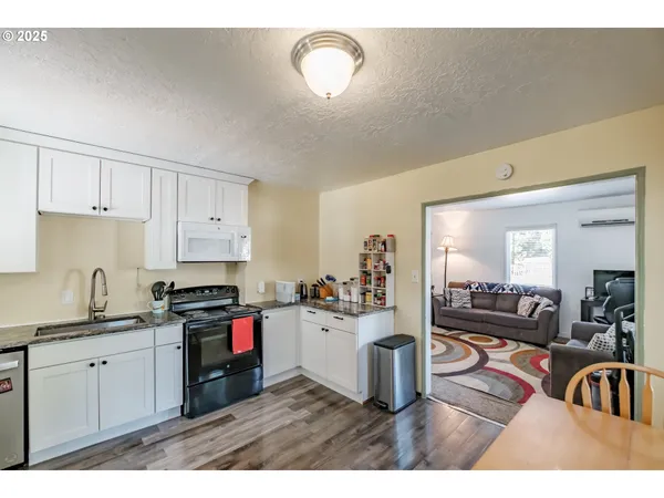 $305,000 | 820 Rosemont Avenue Northwest, Salem, OR 97304