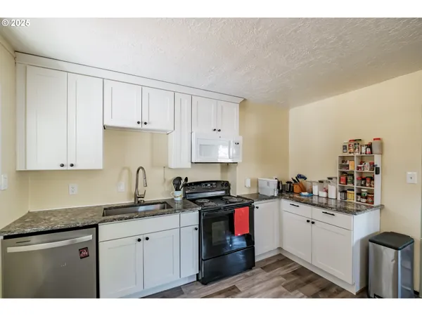 $305,000 | 820 Rosemont Avenue Northwest, Salem, OR 97304