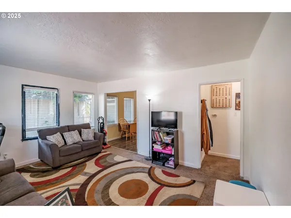 $305,000 | 820 Rosemont Avenue Northwest, Salem, OR 97304