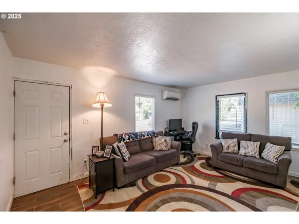 $305,000 | 820 Rosemont Avenue Northwest, Salem, OR 97304