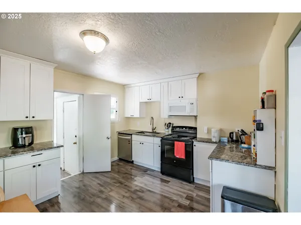 $305,000 | 820 Rosemont Avenue Northwest, Salem, OR 97304