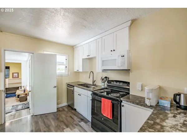 $305,000 | 820 Rosemont Avenue Northwest, Salem, OR 97304